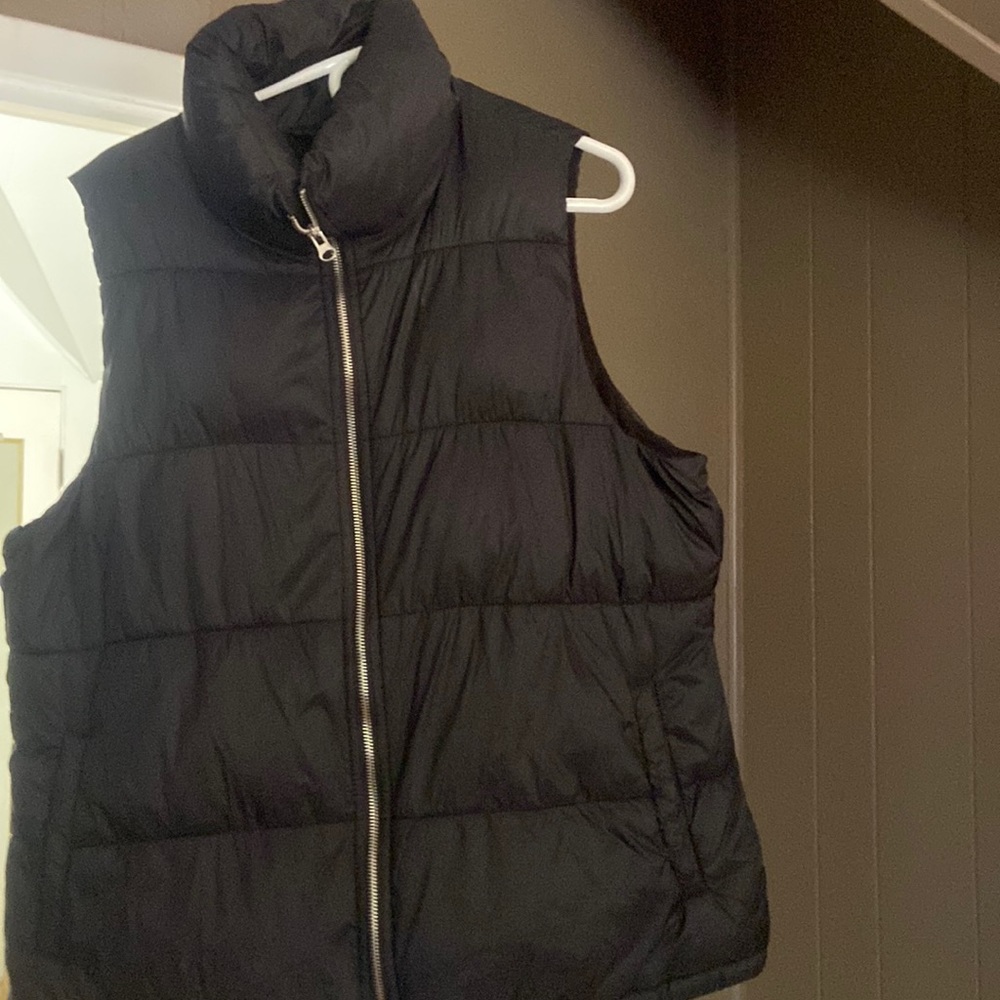 Old navy puffer vest